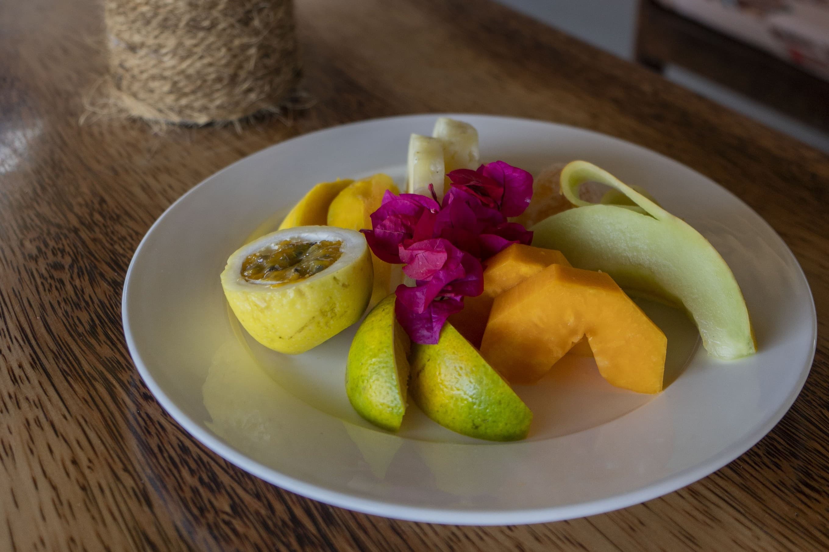 A fresh fruit plate at Veridiana Hotel's restaurant